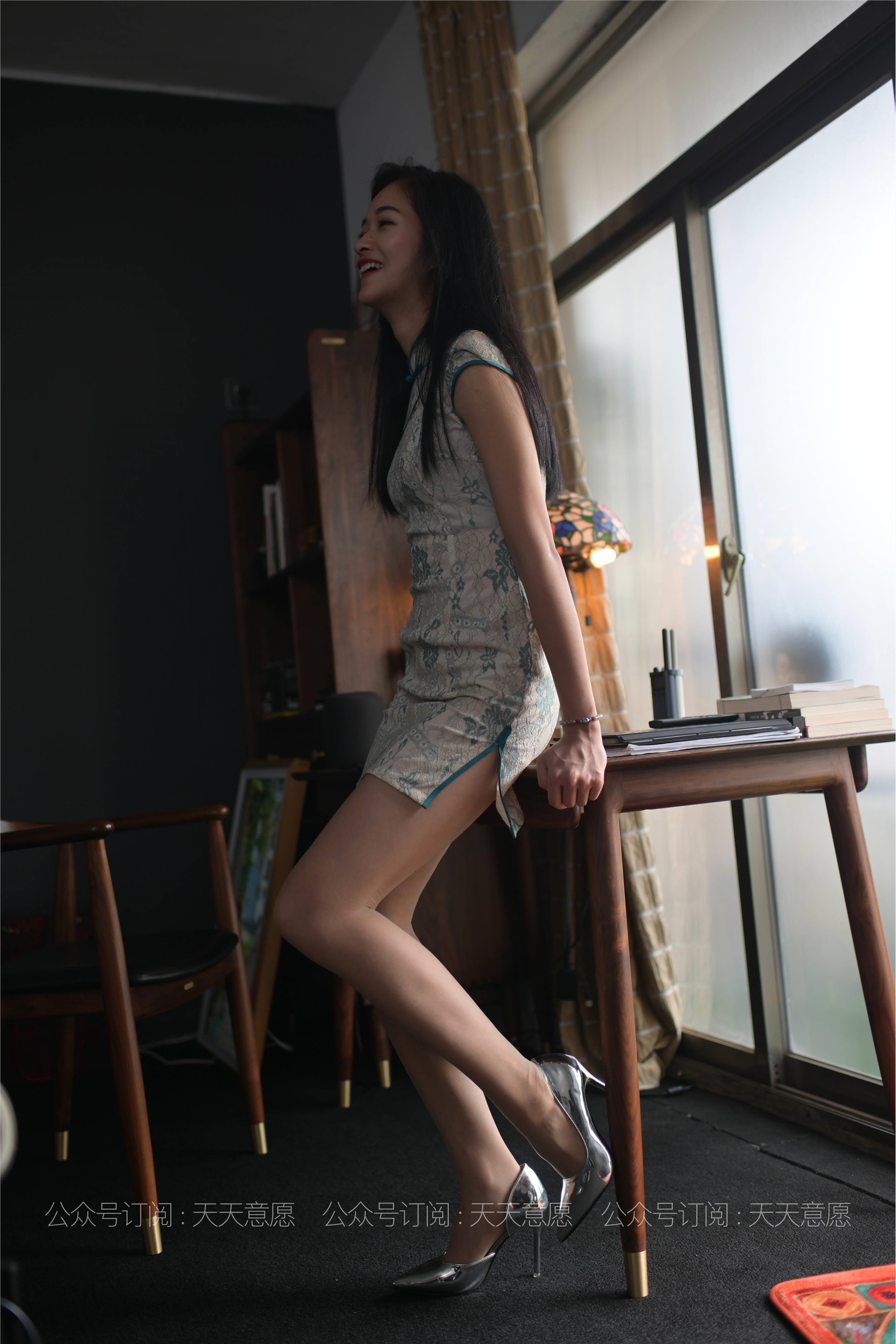 Model: Ning Ning, The Cheongsam Beauty who Loves Reading